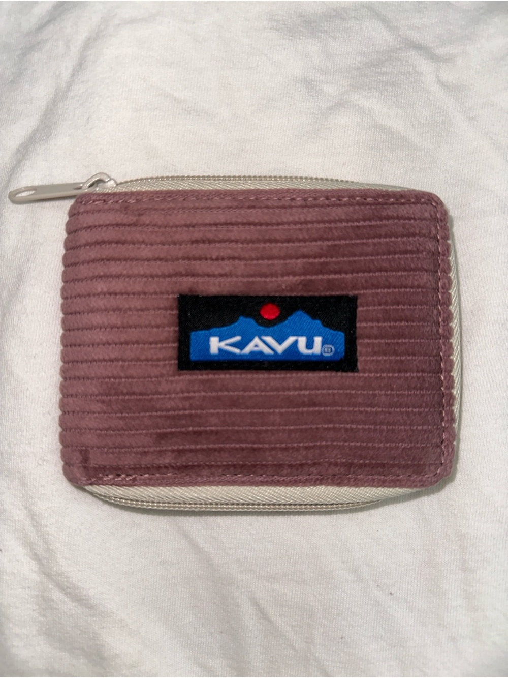 Kavu Corduroy Zip Wallet in Mauve with Cream Trim